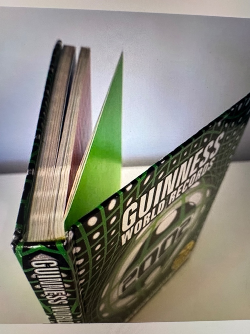 Guinness World Records 2002 - Picture 9 of 10